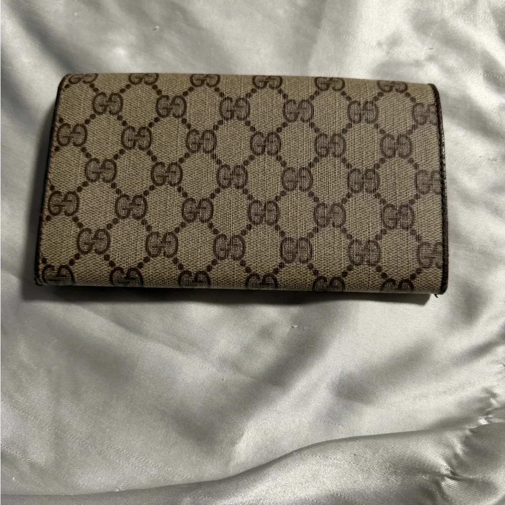 Gucci Beige Monogram Canvas Wallet with Brown Leather Accent - Picture 7 of 9